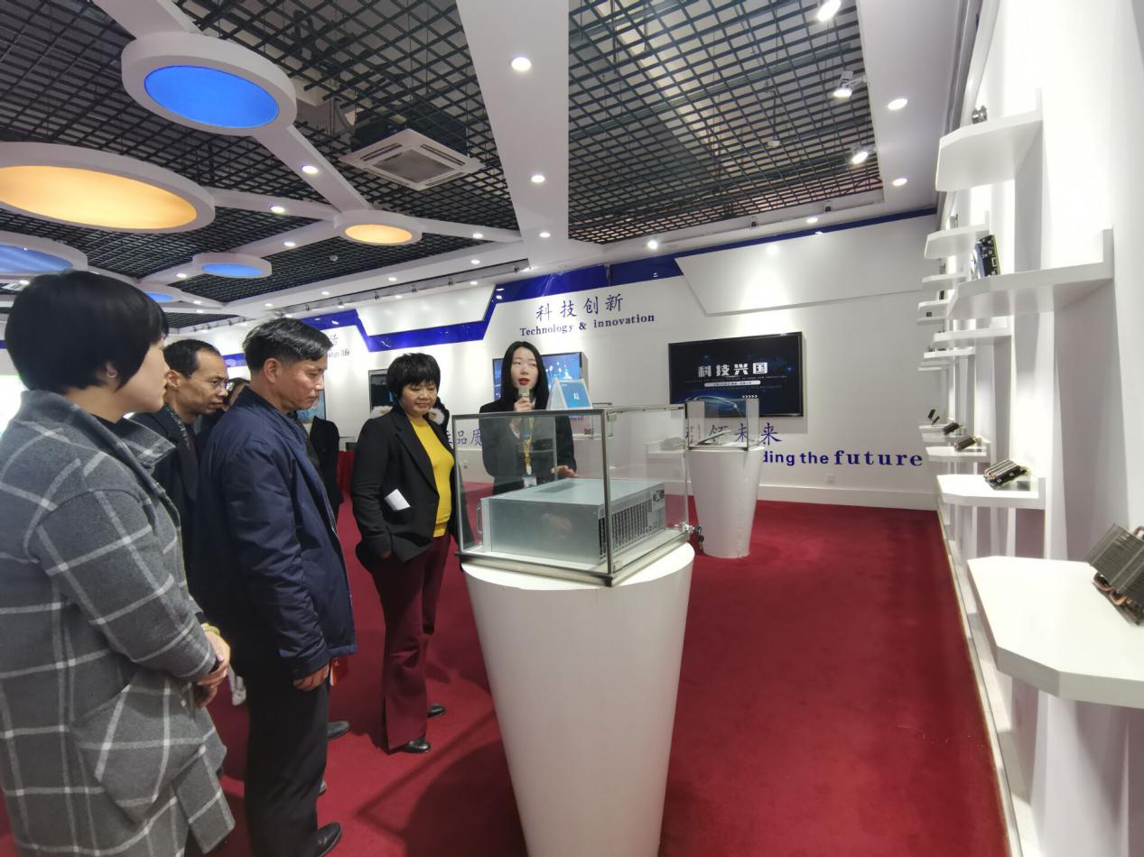 前往卓朗科技有限公司,抚州创世纪科技有限公司等高新企业参观考察